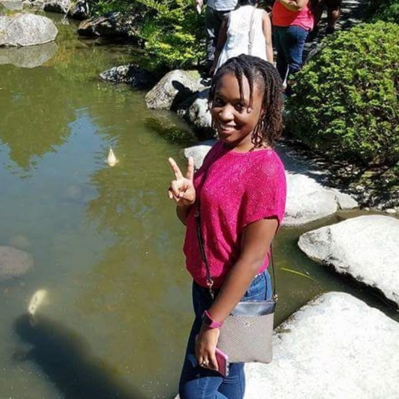 Meet your Posher, Kamika - Picture 3 of 5